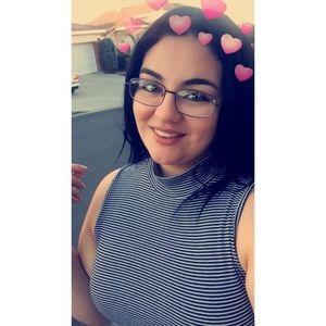 Meet your Posher, Cynthia